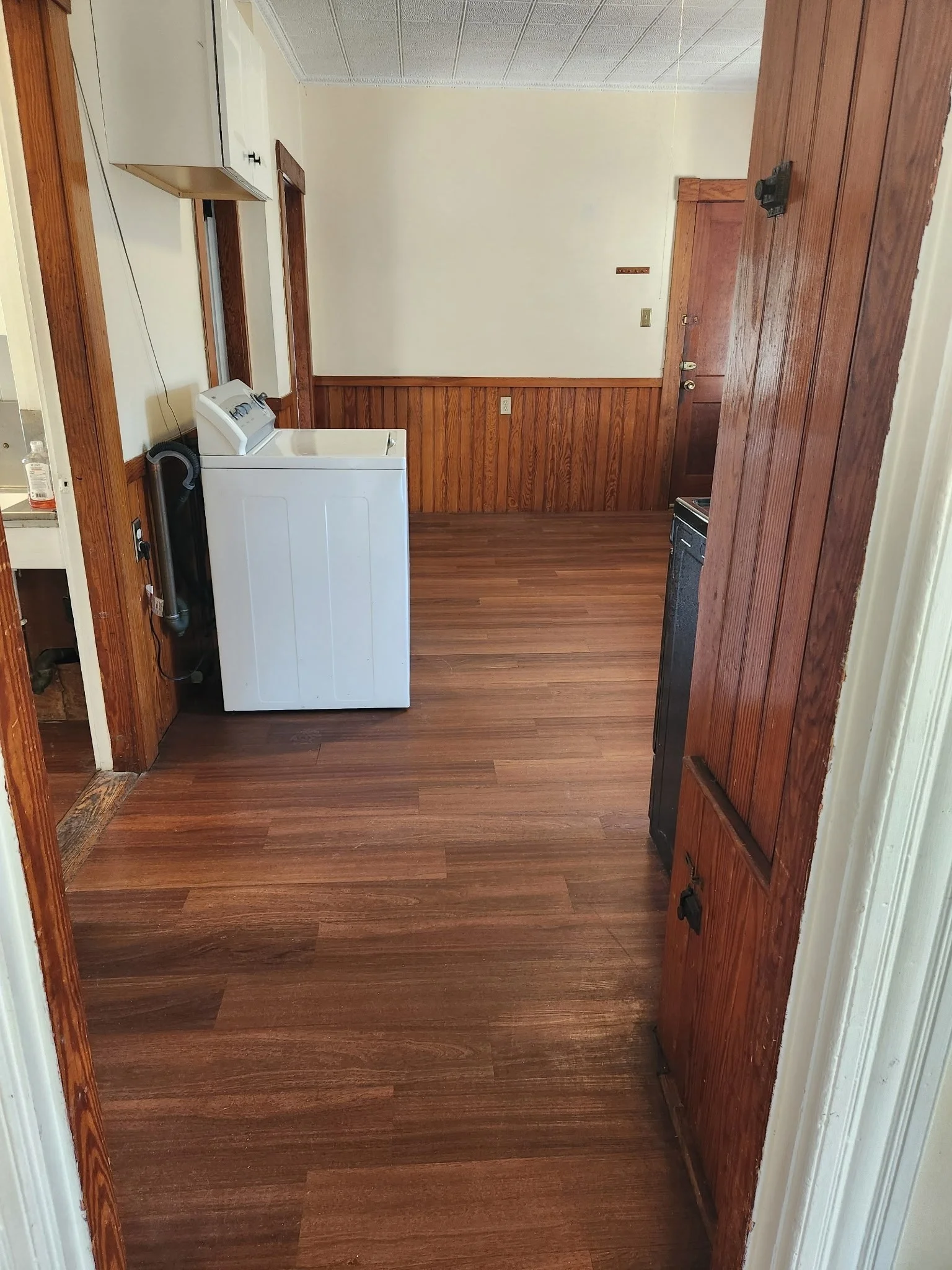 4 bed, 2 bath apartment for rent at 274 University Ave Unit 2, Pawtucketville — photo 3 of 17
