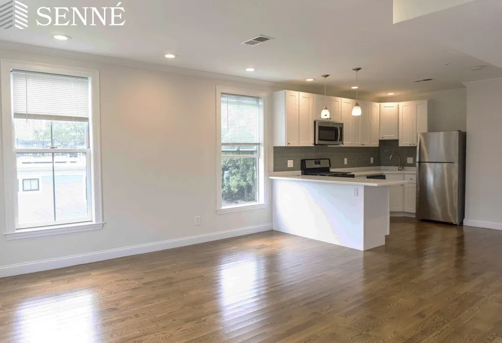 4 bed, 2 bath apartment for rent at 2747 Washington St Unit 1, Roxbury — photo 3 of 15