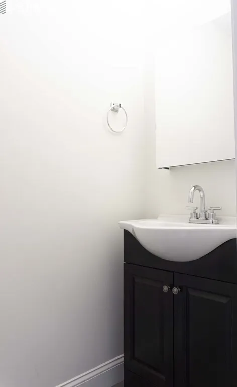 4 bed, 2 bath apartment for rent at 2747 Washington St Unit 1, Roxbury — photo 6 of 15