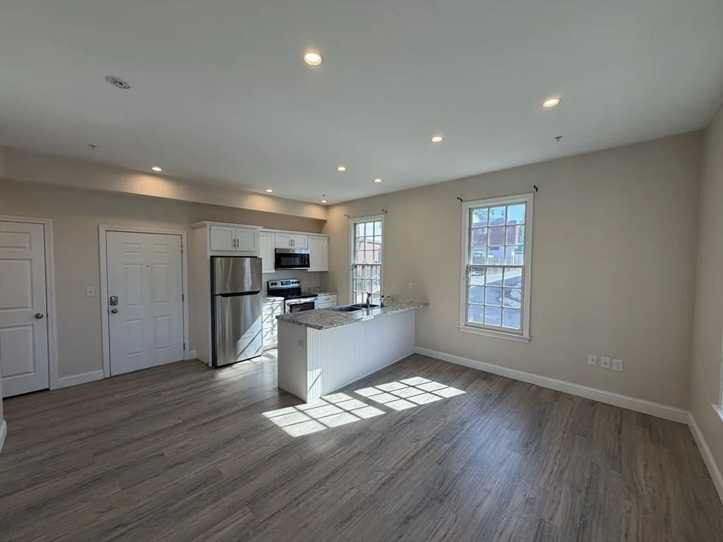 1 bed, 1 bath apartment for rent at 275 Broadway St Unit 2041, Methuen — photo 4 of 14
