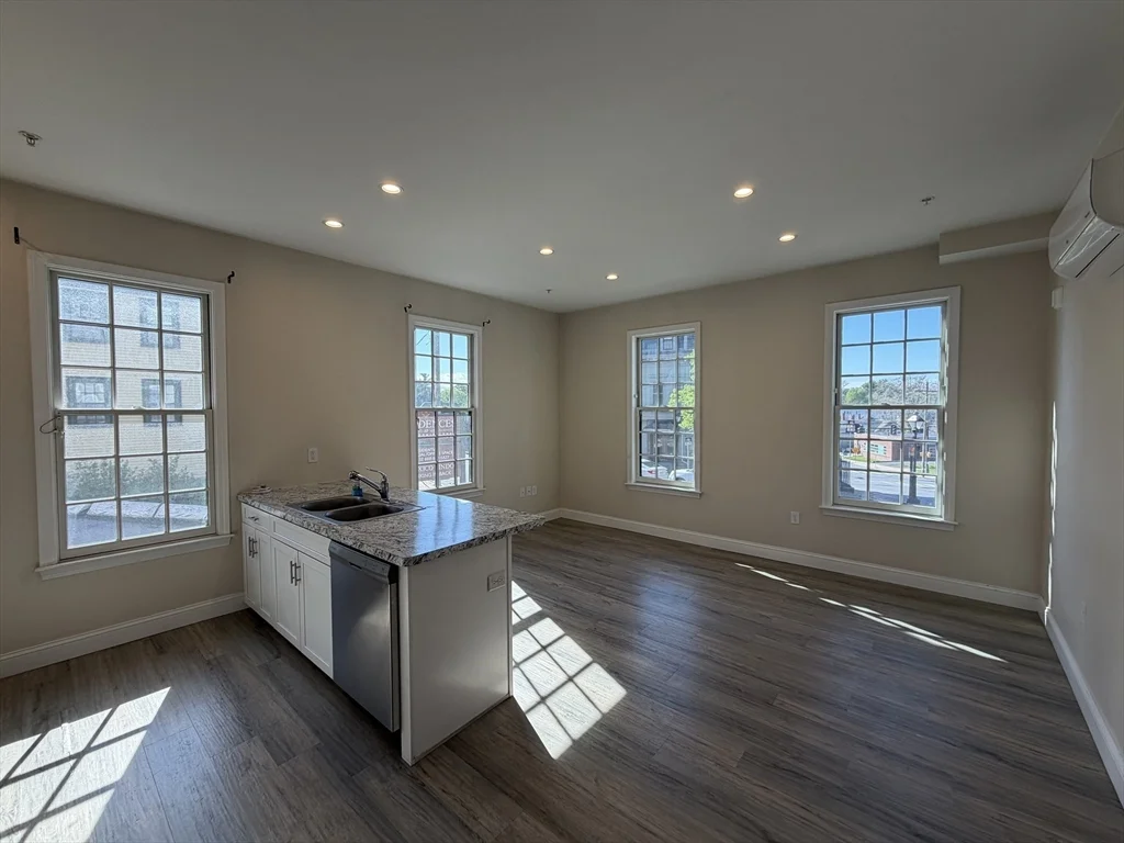 1 bed, 1 bath apartment for rent at 275 Broadway St Unit 2041, Methuen — photo 3 of 14