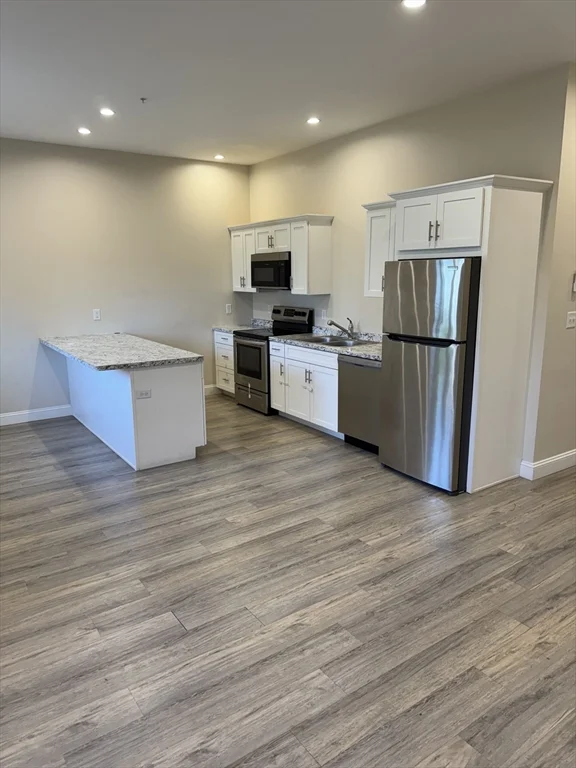 1 bed, 1 bath apartment for rent at 275 Broadway Unit 204, Methuen — photo 6 of 11