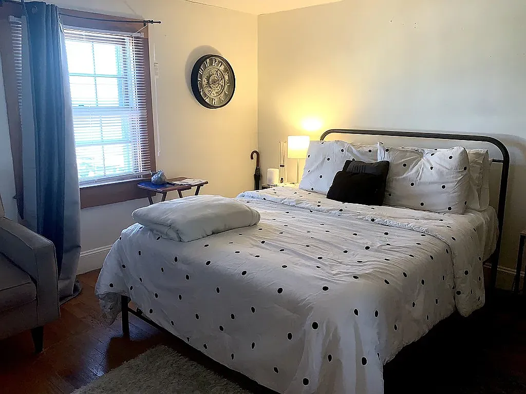 1 bed, 1 bath apartment for rent at 275 Court Rd Unit 2, Winthrop — photo 3 of 8
