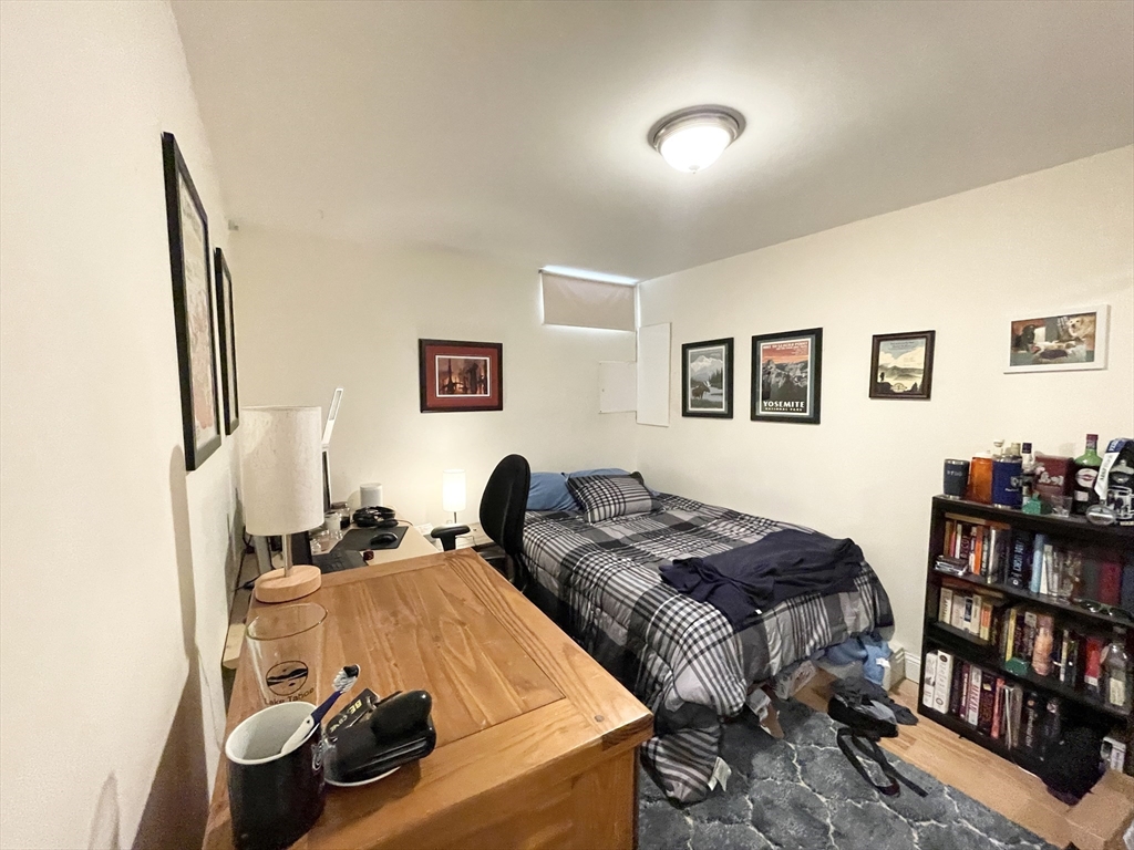 6 bed, 2.5 bath apartment for rent at 275 Dorchester Ave Unit 1, South Boston — photo 11 of 15