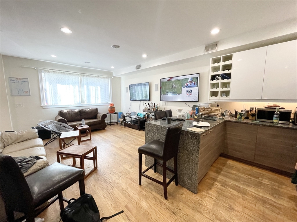 6 bed, 2.5 bath apartment for rent at 275 Dorchester Ave Unit 1, South Boston — photo 3 of 15