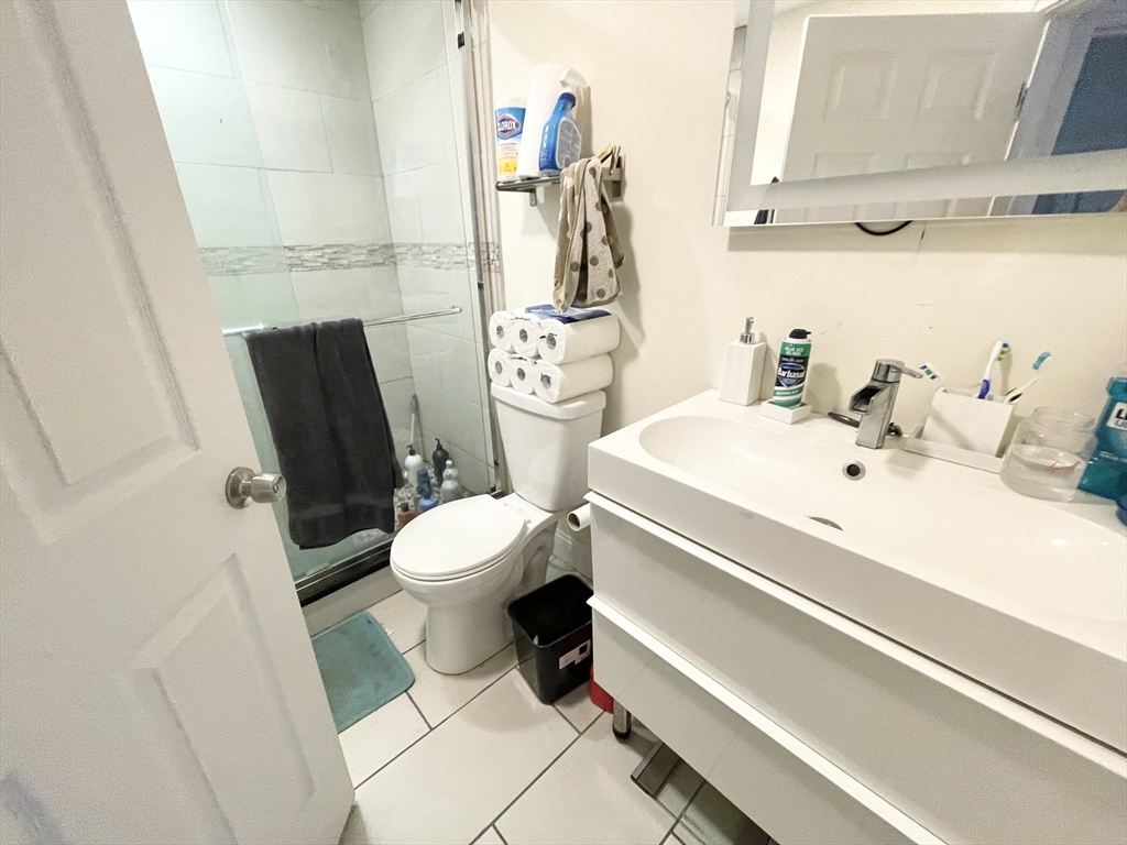 6 bed, 2.5 bath apartment for rent at 275 Dorchester Ave Unit 1, South Boston — photo 12 of 15