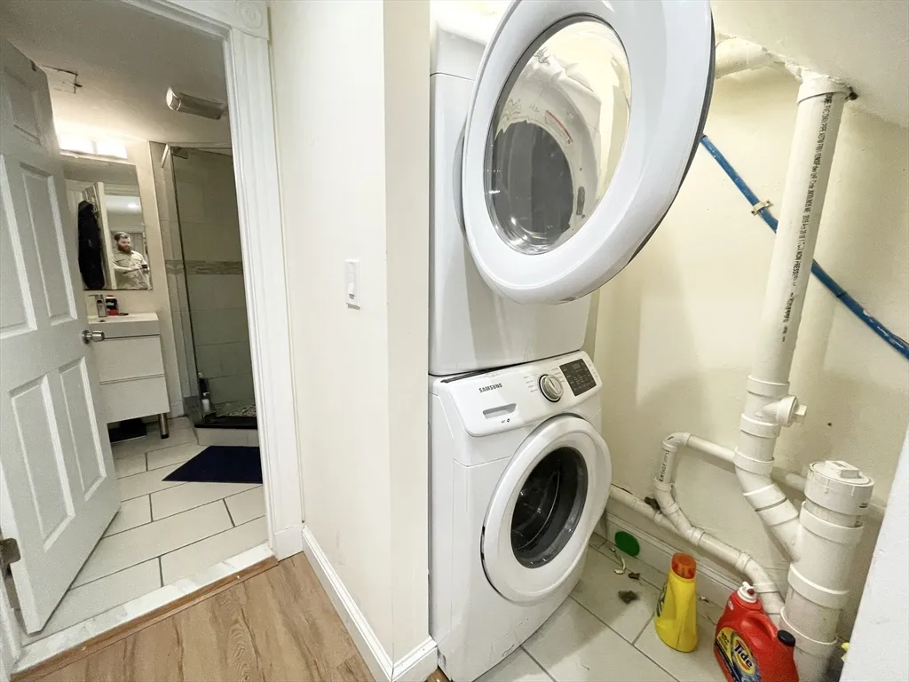 6 bed, 2 bath apartment for rent at 275 Dorchester Unit Street, Boston — photo 15 of 15