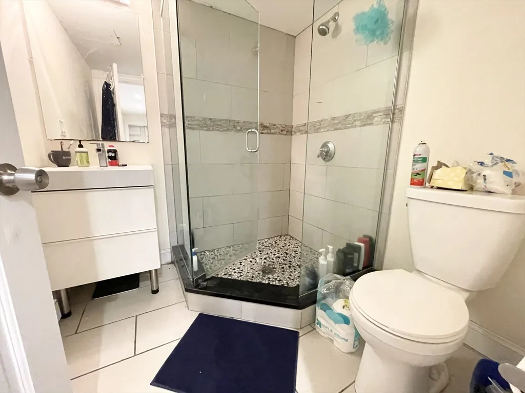 6 bed, 2 bath apartment for rent at 275 Dorchester Unit Street, Boston — photo 13 of 15