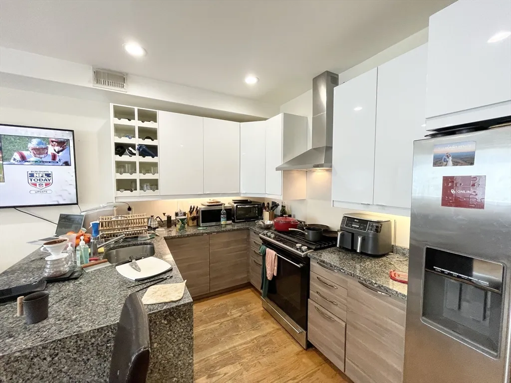 6 bed, 2 bath apartment for rent at 275 Dorchester Unit Street, Boston