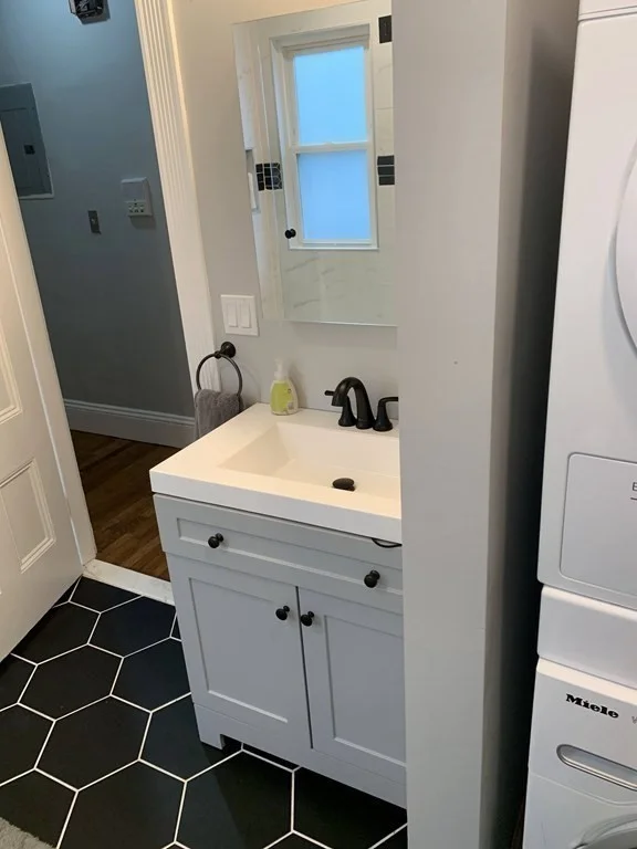 4 bed, 1 bath apartment for rent at 275 Gallivan Blvd Unit 3, Dorchester — photo 8 of 10