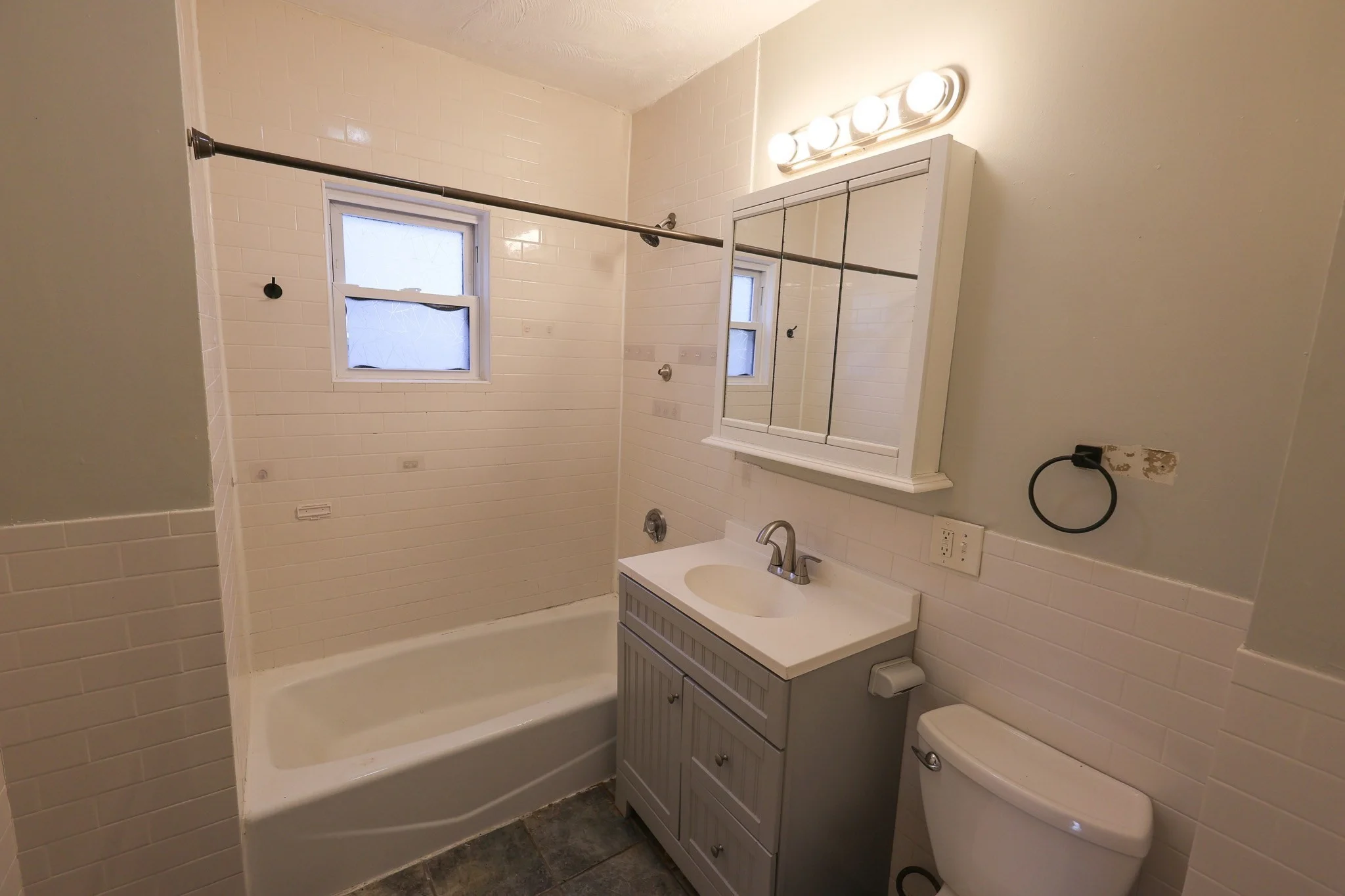 5 bed, 1 bath apartment for rent at 275 Humboldt Ave Unit 2, Roxbury — photo 7 of 9