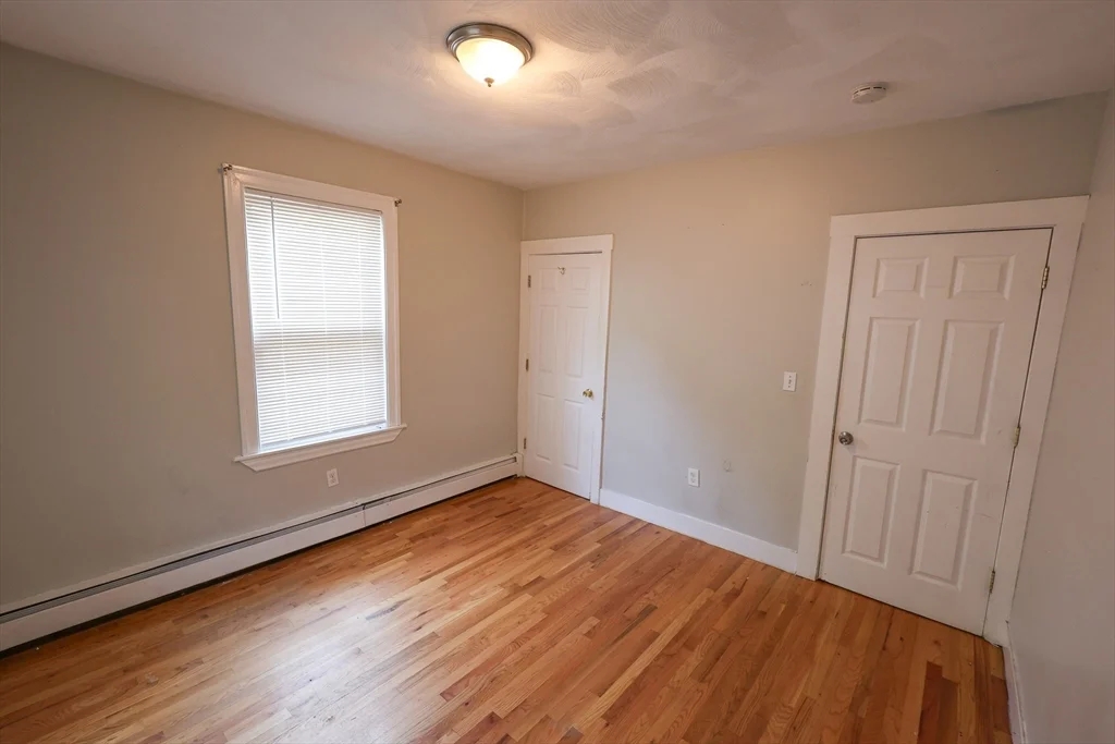 4 bed, 1 bath apartment for rent at 275 Humboldt Ave Unit 2, Roxbury — photo 8 of 9