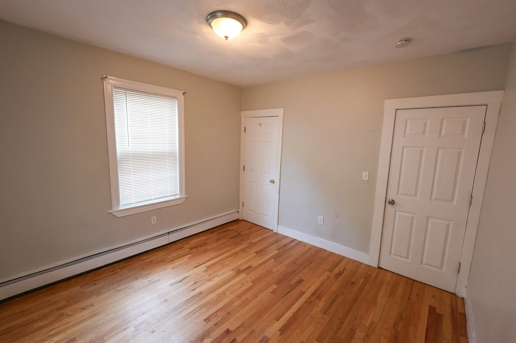 5 bed, 1 bath apartment for rent at 275 Humboldt Ave Unit 2, Roxbury — photo 8 of 9
