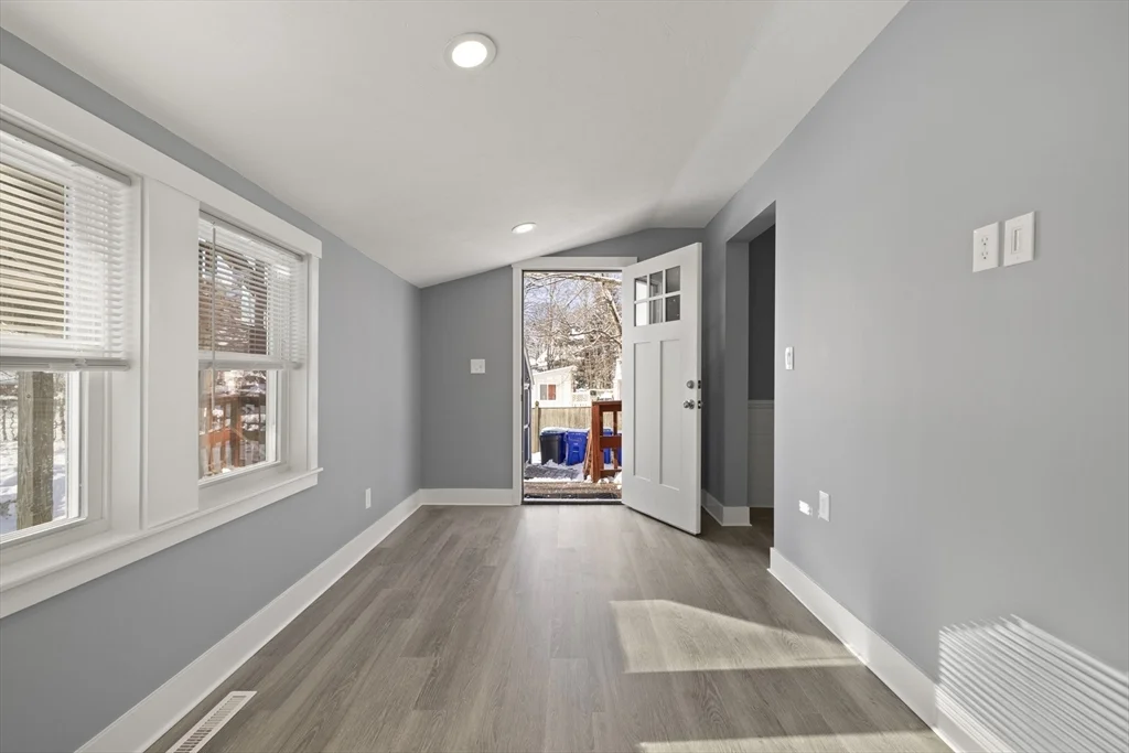 1 bed, 1 bath apartment for rent at 275 Market St Unit B, Rockland — photo 14 of 17