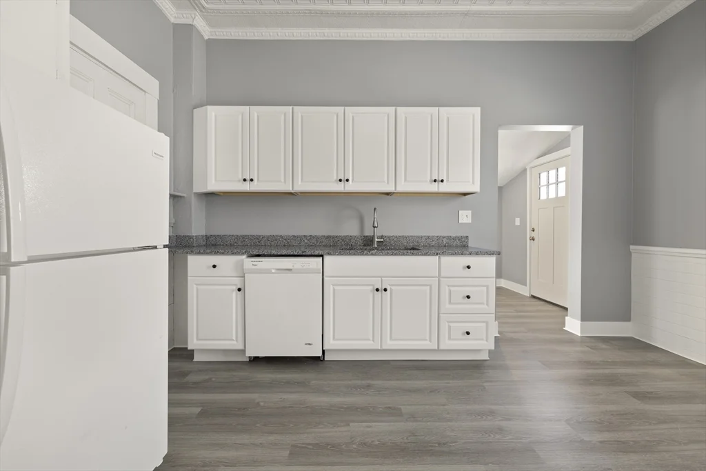1 bed, 1 bath apartment for rent at 275 Market St Unit B, Rockland — photo 9 of 17