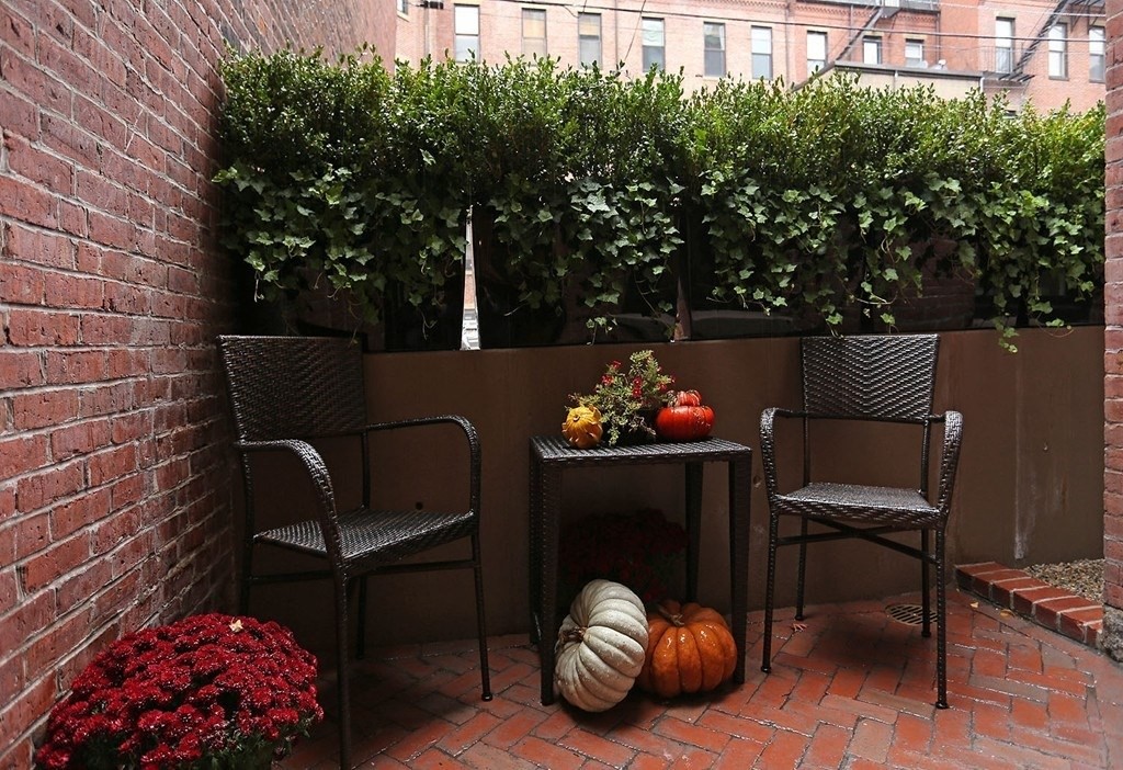 Studio bed, 1 bath apartment for rent at 275 Marlborough St Unit 2, Back Bay — photo 9 of 12