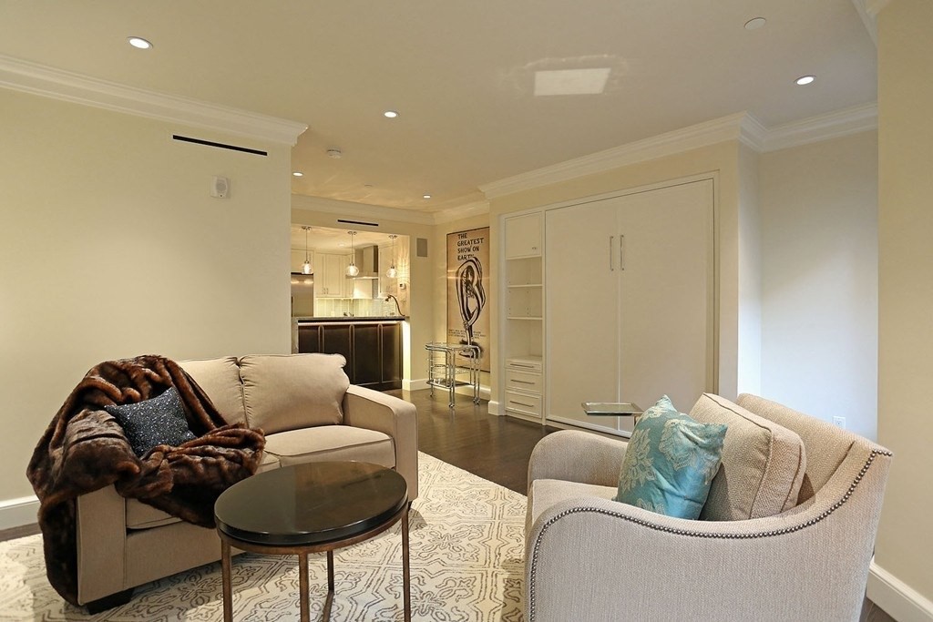 Studio bed, 1 bath apartment for rent at 275 Marlborough St Unit 2, Back Bay — photo 3 of 12