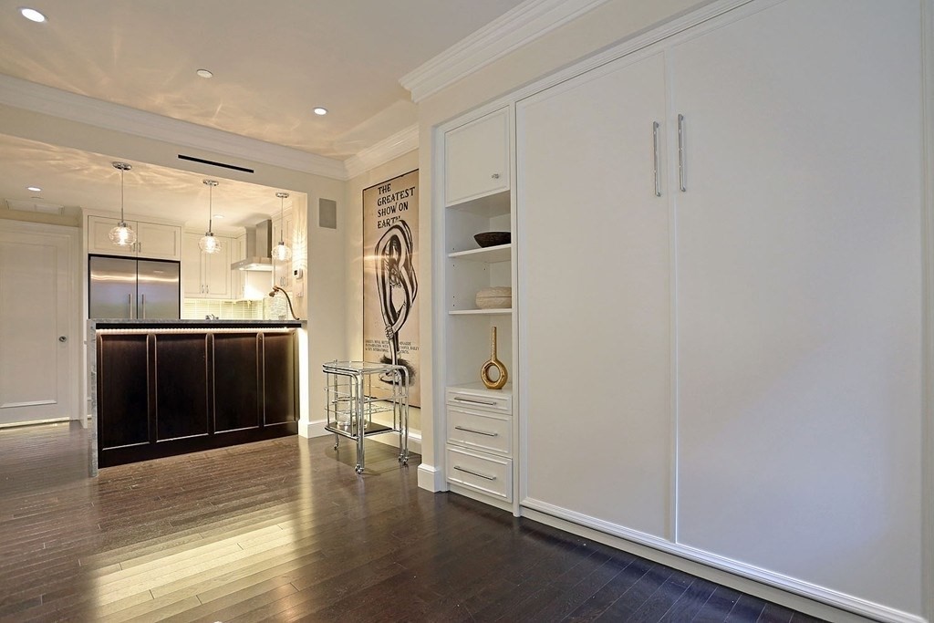 Studio bed, 1 bath apartment for rent at 275 Marlborough St Unit 2, Back Bay — photo 4 of 12