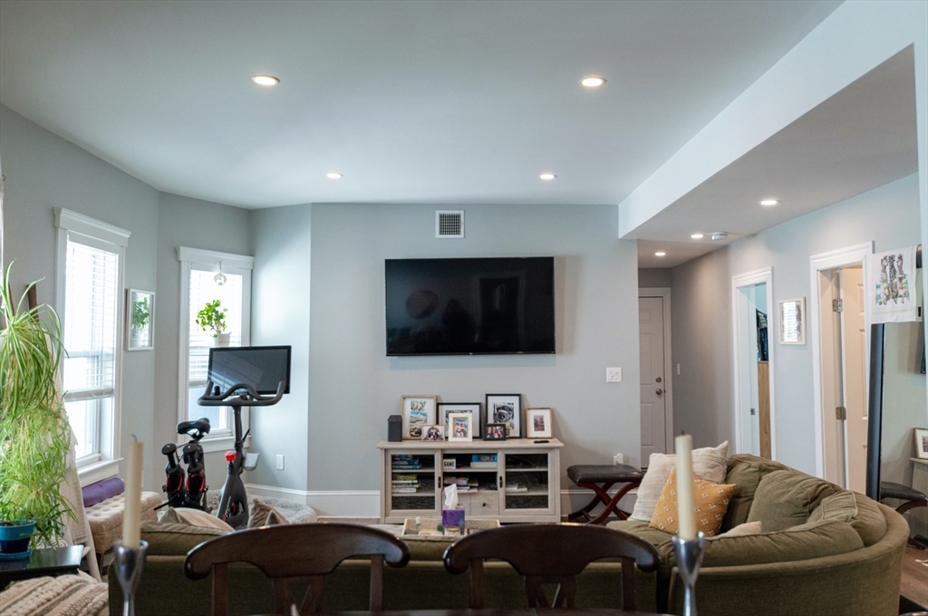 2 bed, 1 bath apartment for rent at 275 Minot St Unit 3, Dorchester — photo 9 of 16