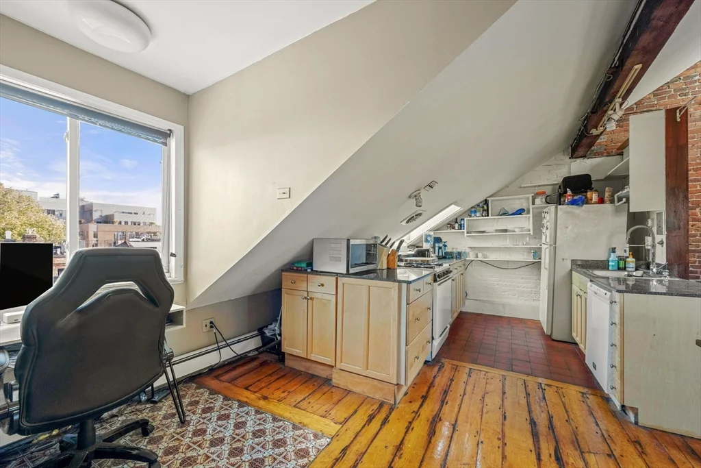 2 bed, 2 bath apartment for rent at 275 Shawmut Ave Unit 3, South End — photo 17 of 22