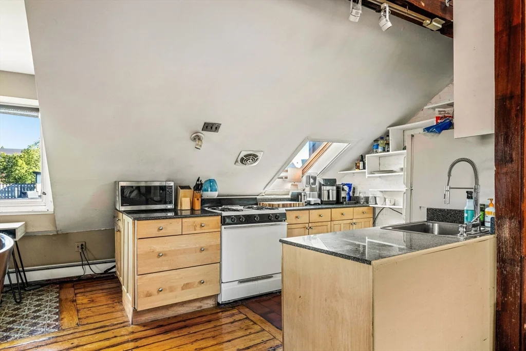 2 bed, 2 bath apartment for rent at 275 Shawmut Ave Unit 3, South End — photo 18 of 22