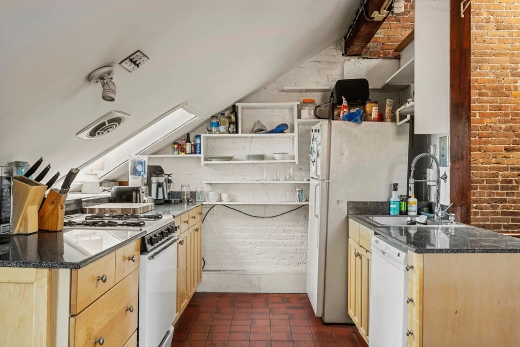 2 bed, 2 bath apartment for rent at 275 Shawmut Ave Unit 3, South End — photo 15 of 22