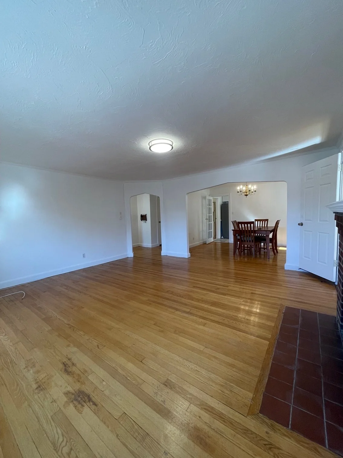 4 bed, 2 bath apartment for rent at 275 Tappan St Unit 2, Brookline Hills — photo 3 of 18