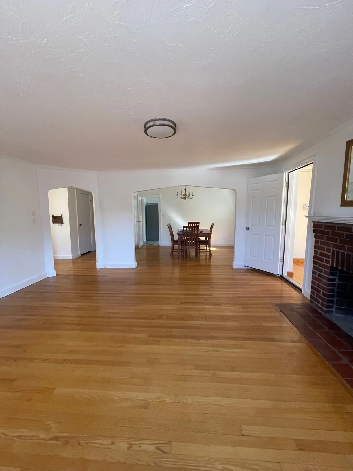 4 bed, 2 bath apartment for rent at 275 Tappan St Unit 2, Brookline Hills — photo 2 of 18