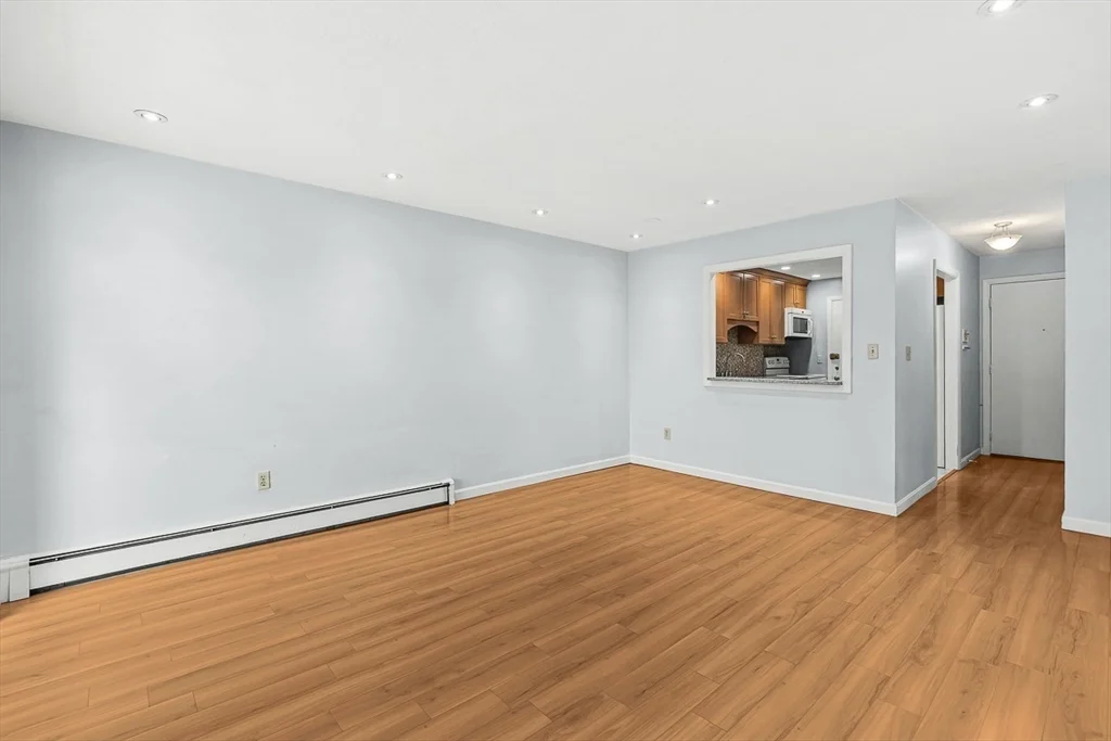 2 bed, 1 bath apartment for rent at 276 Albion St Unit 17, Wakefield — photo 11 of 22
