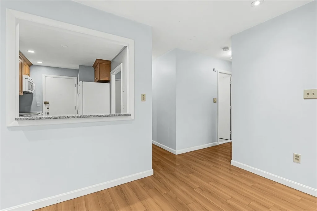 2 bed, 1 bath apartment for rent at 276 Albion St Unit 17, Wakefield — photo 10 of 22