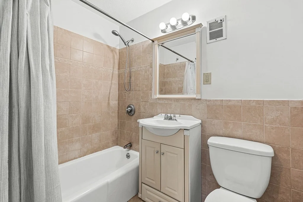 2 bed, 1 bath apartment for rent at 276 Albion St Unit 17, Wakefield — photo 16 of 22