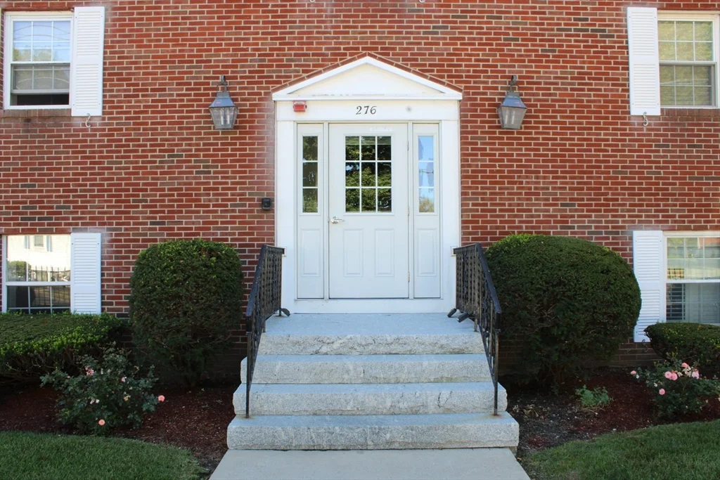 2 bed, 1 bath apartment for rent at 276 Albion St Unit 24, Wakefield — photo 1 of 20