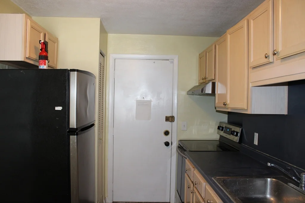 2 bed, 1 bath apartment for rent at 276 Albion St Unit 24, Wakefield — photo 6 of 20
