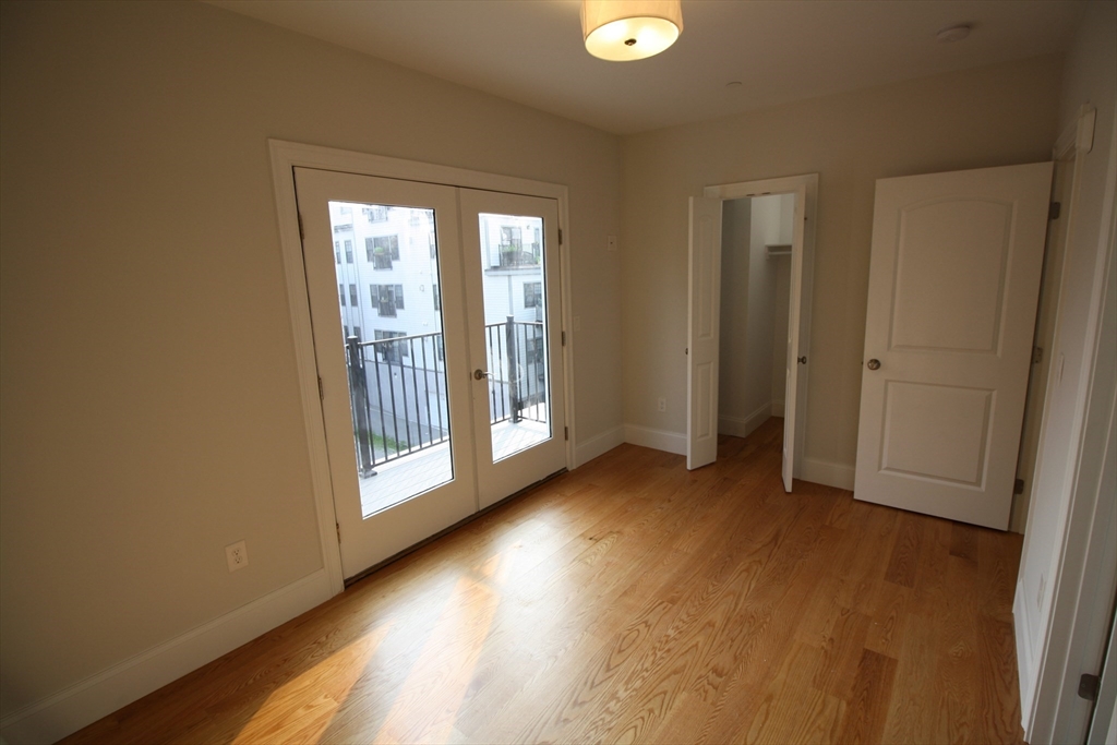 3 bed, 3 bath apartment for rent at 276 Athens St Unit 1, South Boston — photo 4 of 18
