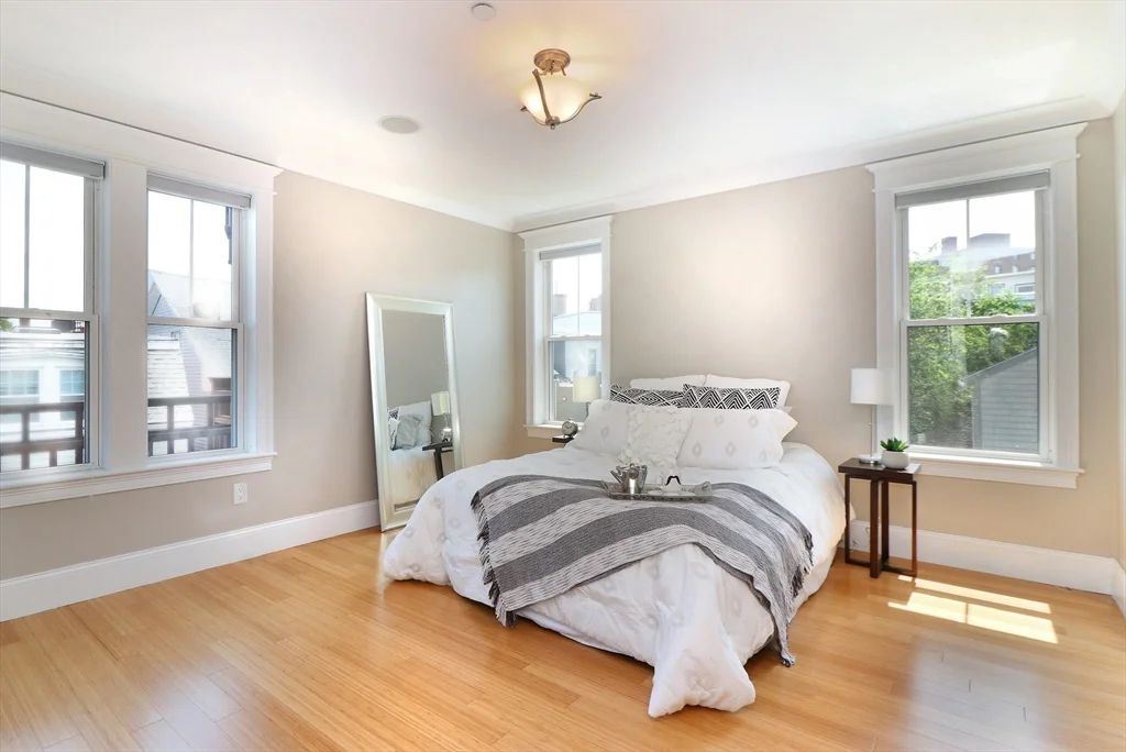 2 bed, 2 bath apartment for rent at 276 Bowen St Unit 3, South Boston — photo 3 of 10