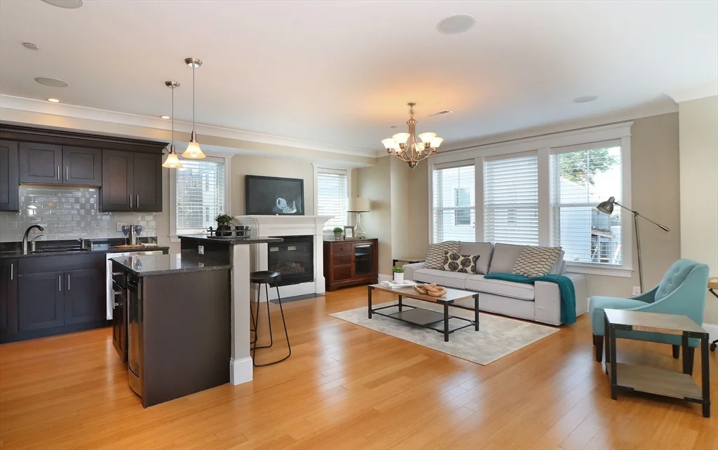 2 bed, 2 bath apartment for rent at 276 Bowen St Unit 3, South Boston — photo 1 of 10