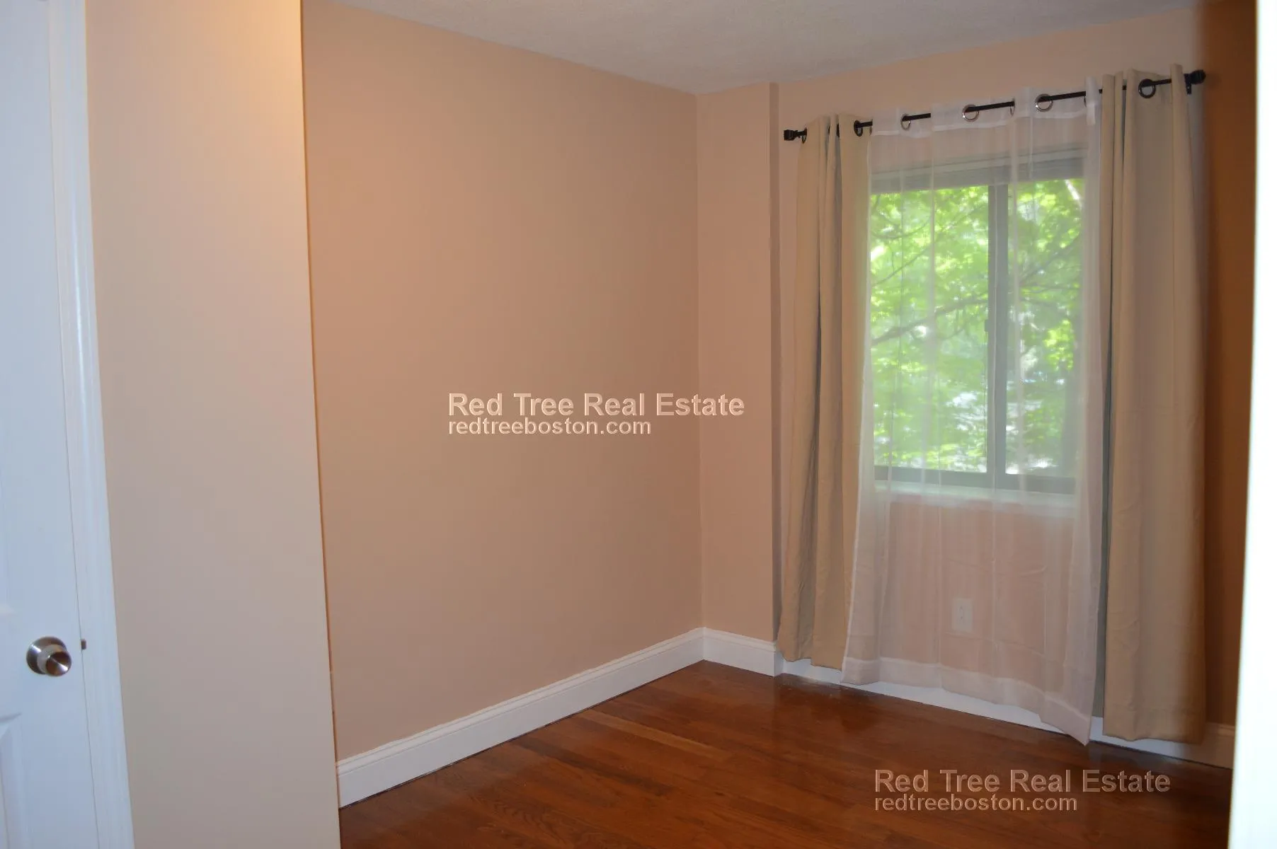 3 bed, 1.5 bath apartment for rent at 276 Chestnut Hill Ave Unit 13, Brighton — photo 4 of 8