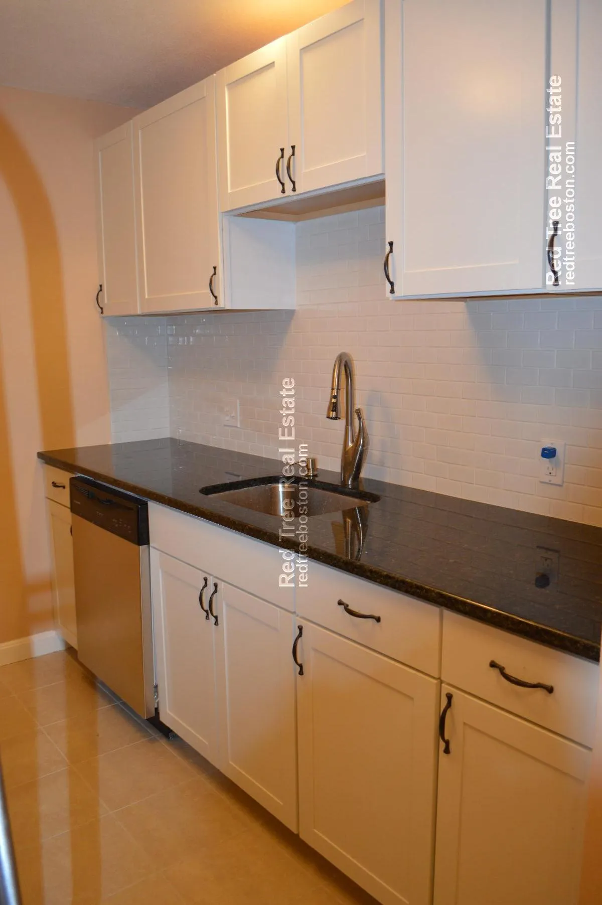 3 bed, 1.5 bath apartment for rent at 276 Chestnut Hill Ave Unit 13, Brighton — photo 2 of 8