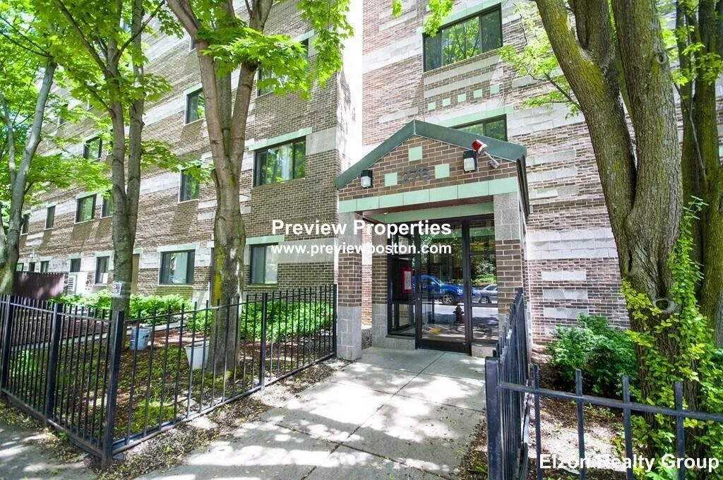 3 bed, 1.5 bath apartment for rent at 276 Chestnut Hill Ave Unit 13P, Brighton — photo 10 of 13