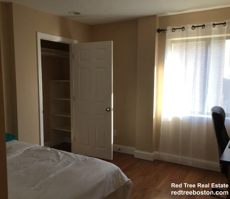 3 bed, 1.5 bath apartment for rent at 276 Chestnut Hill Ave Unit 15, Brighton — photo 6 of 16
