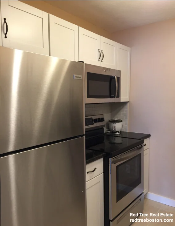 3 bed, 1.5 bath apartment for rent at 276 Chestnut Hill Ave Unit 15, Brighton — photo 4 of 16