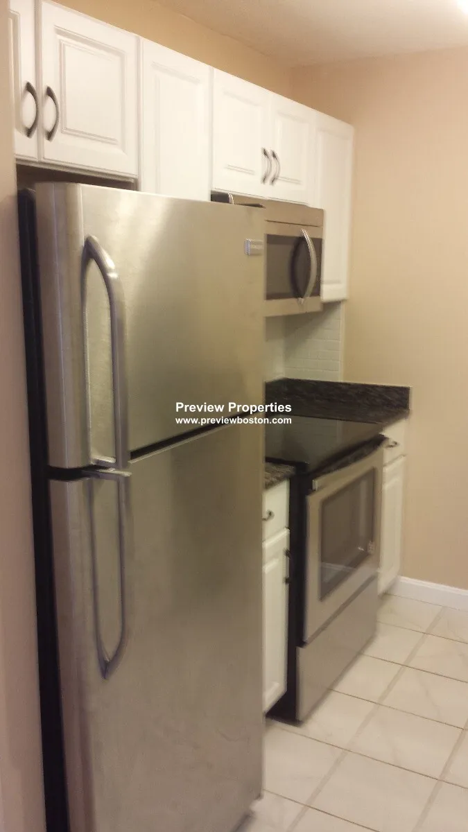 3 bed, 1.5 bath apartment for rent at 276 Chestnut Hill Ave Unit 3P, Brighton — photo 2 of 18