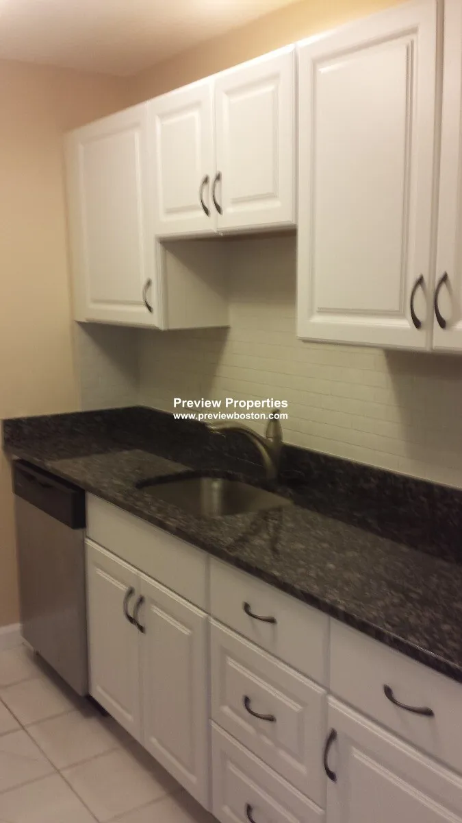 3 bed, 1.5 bath apartment for rent at 276 Chestnut Hill Ave Unit 3P, Brighton — photo 5 of 18