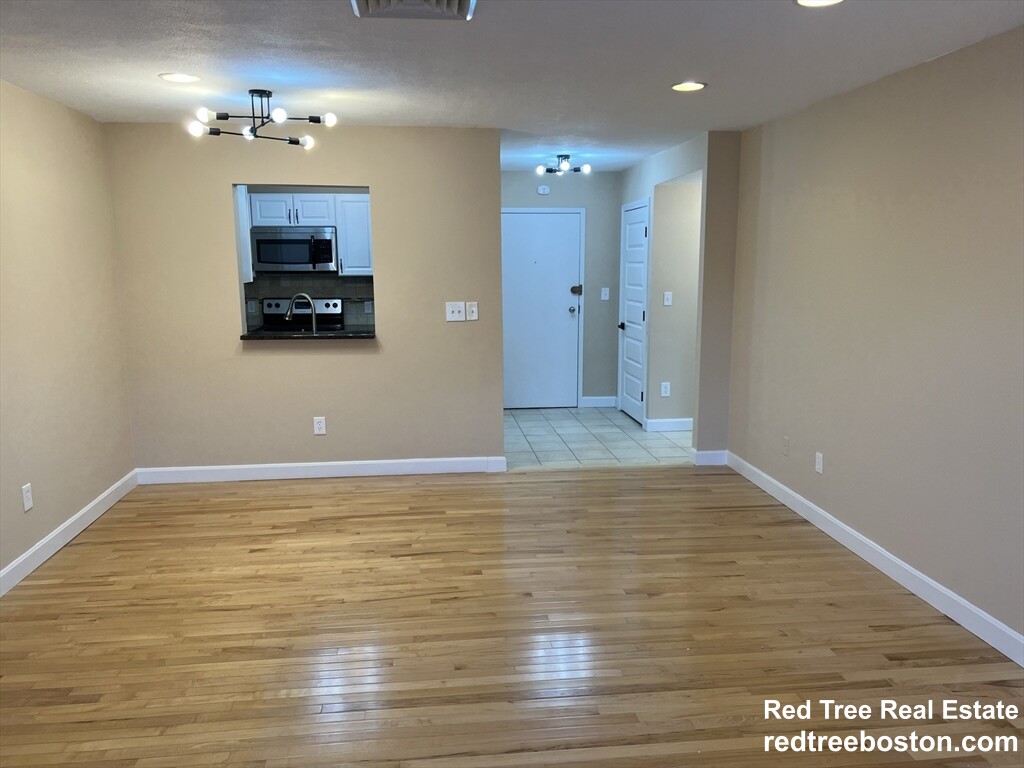 1 bed, 1.5 bath apartment for rent at 276 Chestnut Hill Ave Unit 5, Brighton — photo 2 of 9