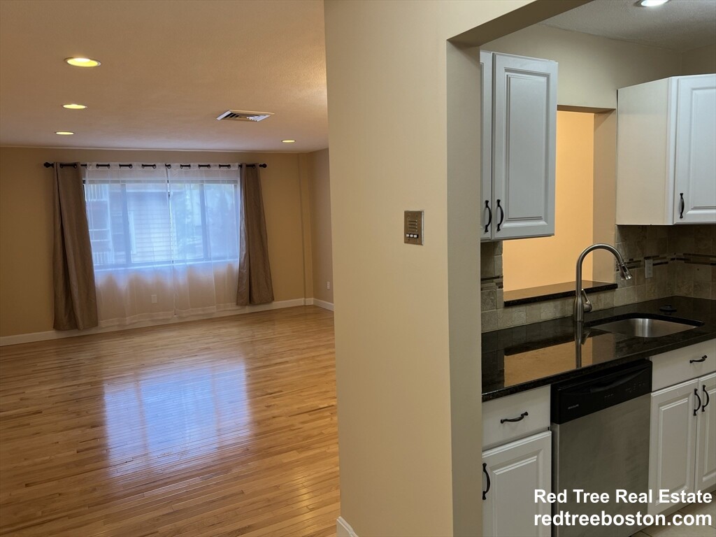 1 bed, 1.5 bath apartment for rent at 276 Chestnut Hill Ave Unit 5, Brighton