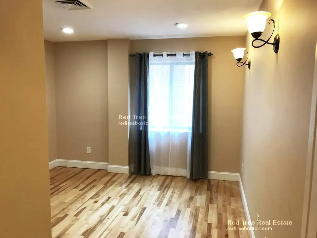 3 bed, 1.5 bath apartment for rent at 276 Chestnut Hill Ave Unit 9, Brighton — photo 2 of 13