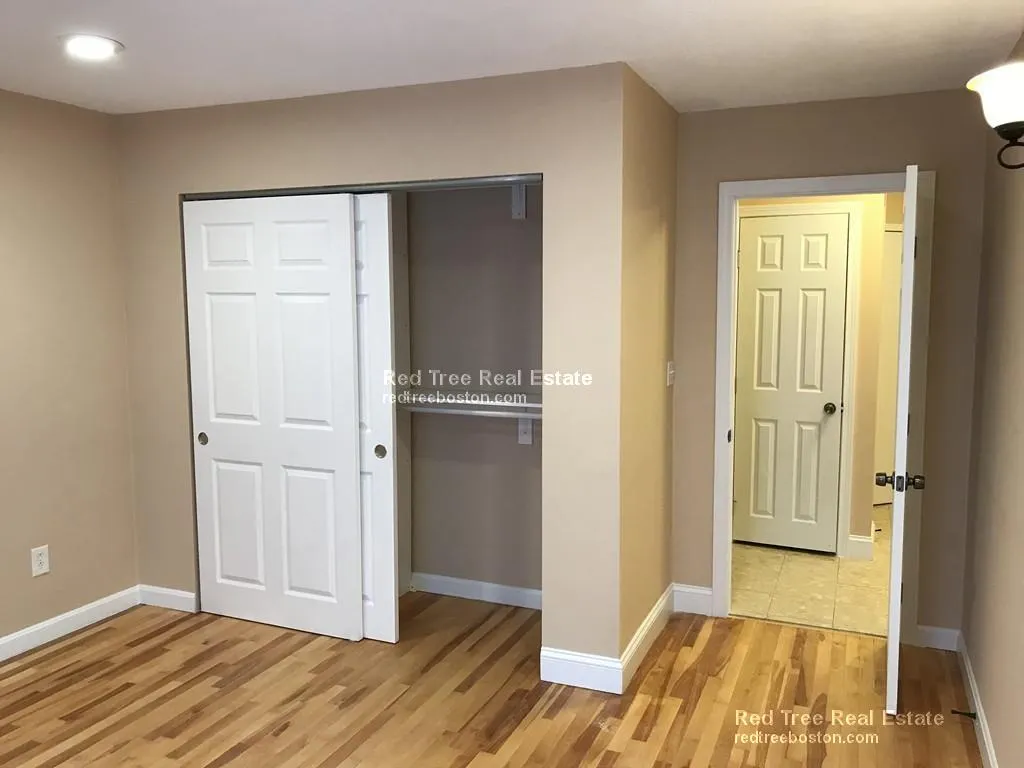 3 bed, 1.5 bath apartment for rent at 276 Chestnut Hill Ave Unit 9, Brighton — photo 4 of 13