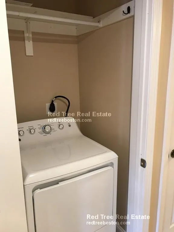 3 bed, 1.5 bath apartment for rent at 276 Chestnut Hill Ave Unit 9, Brighton — photo 7 of 13