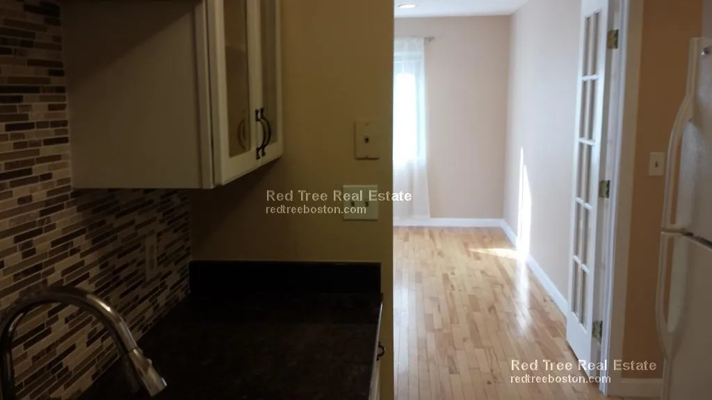 3 bed, 1.5 bath apartment for rent at 276 Chestnut Hill Ave Unit 9, Brighton — photo 8 of 13