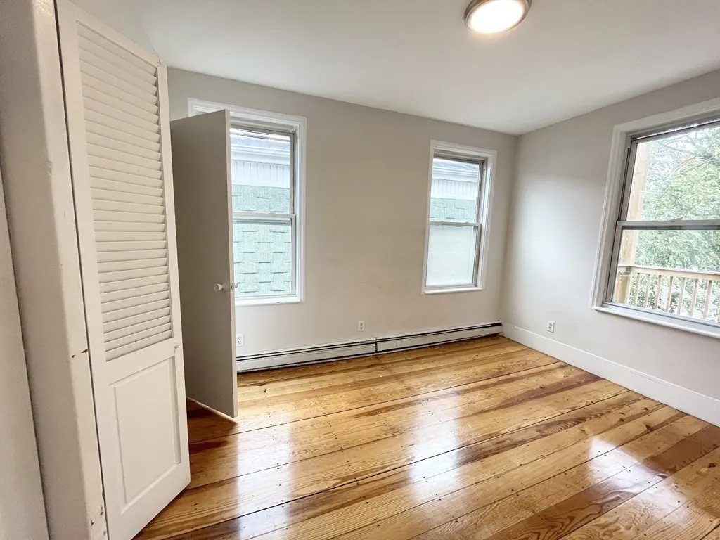 3 bed, 1 bath apartment for rent at 276 East Cottage Unit 3, Dorchester — photo 7 of 11